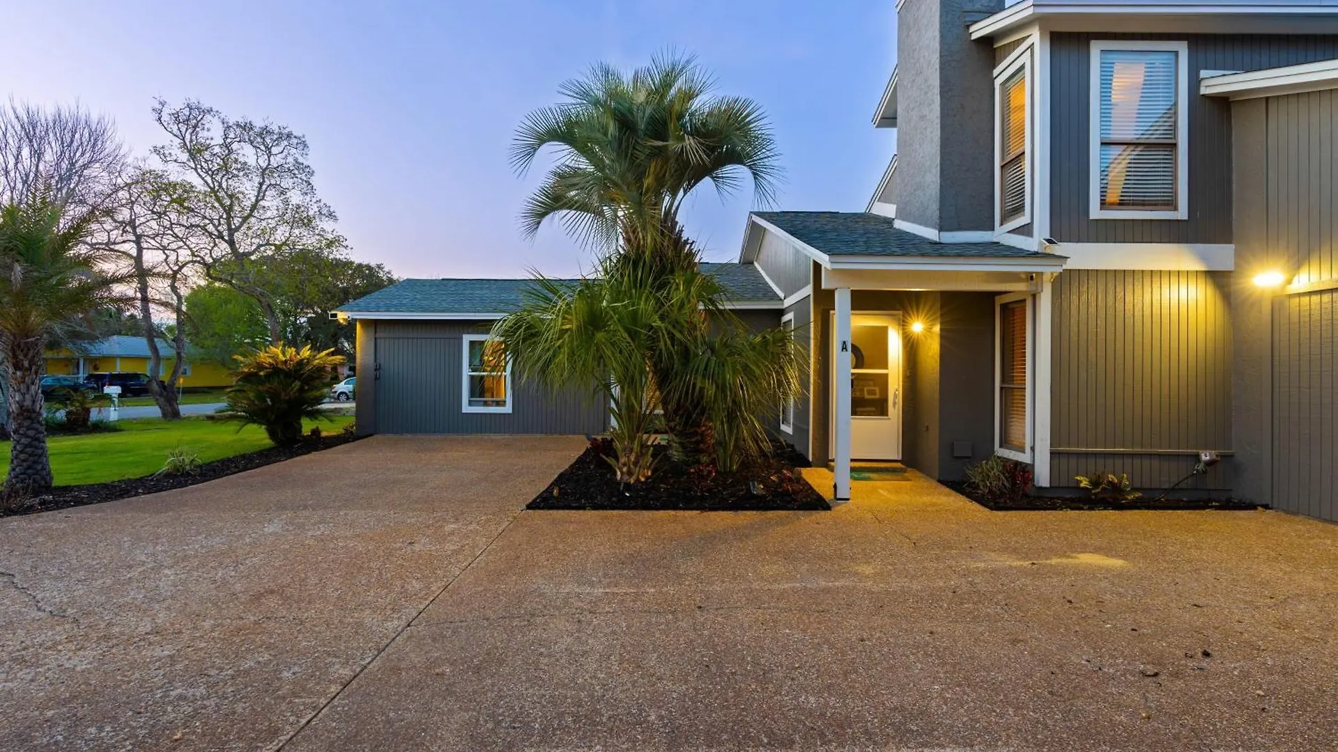 Дом отдыха Stylish Panama City Home W Pool Tiki Bar Walkable Beach Access Панама-Сити США