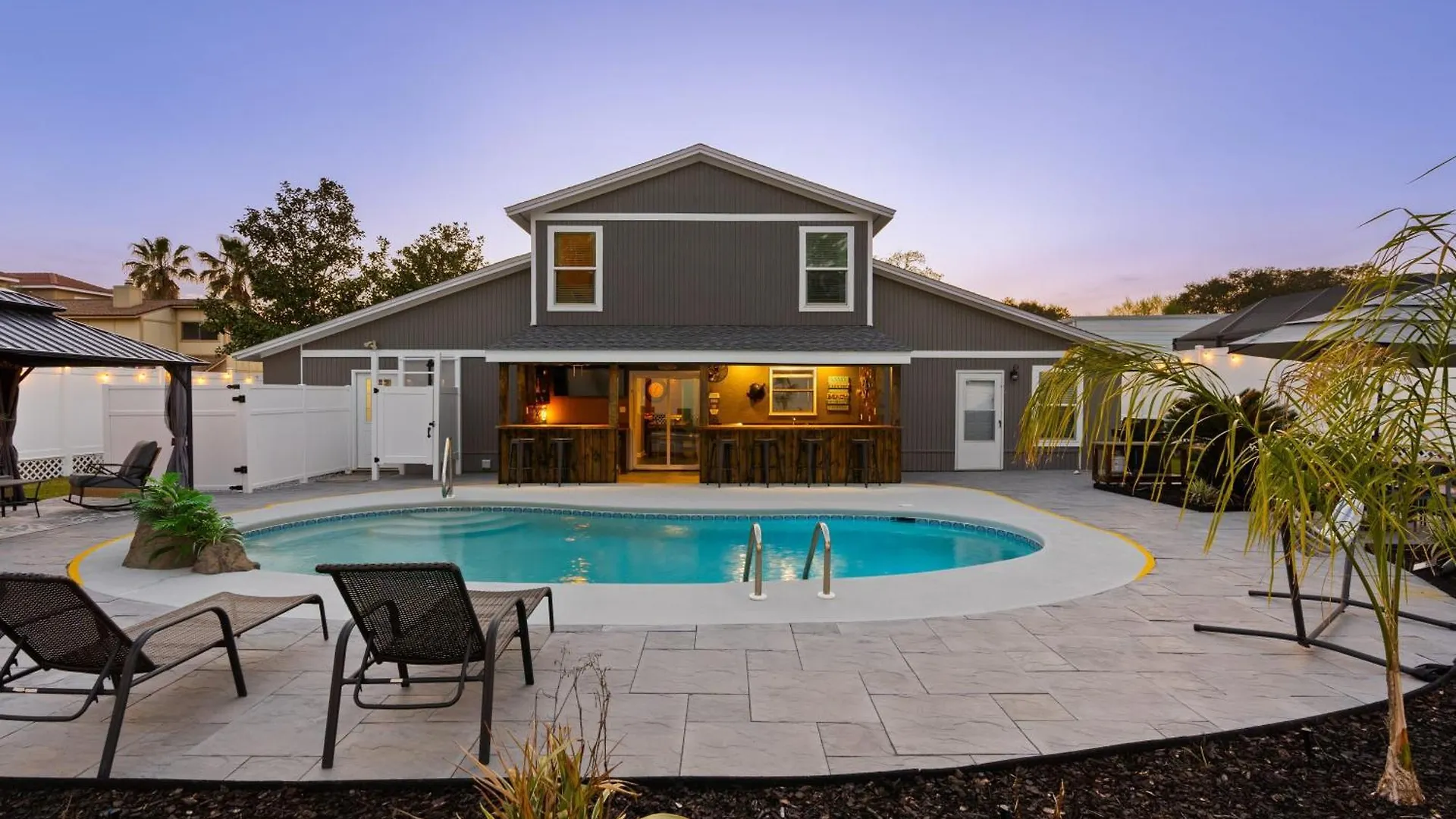 Stylish Panama City Home W Pool Tiki Bar Walkable Beach Access Панама-Сити 0*,  США