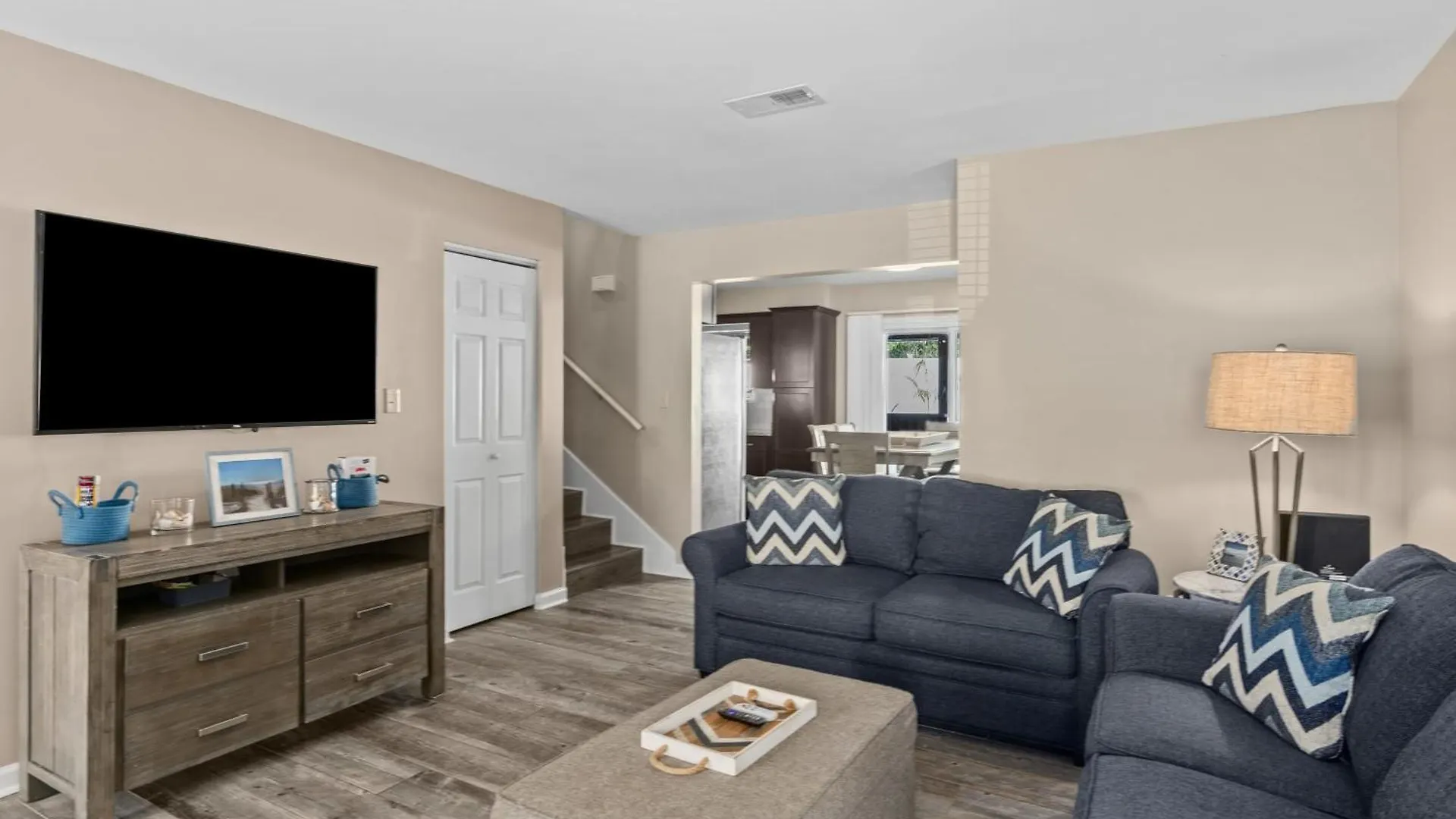 Stylish Panama City Home W Pool Tiki Bar Walkable Beach Access Панама-Сити Дом отдыха