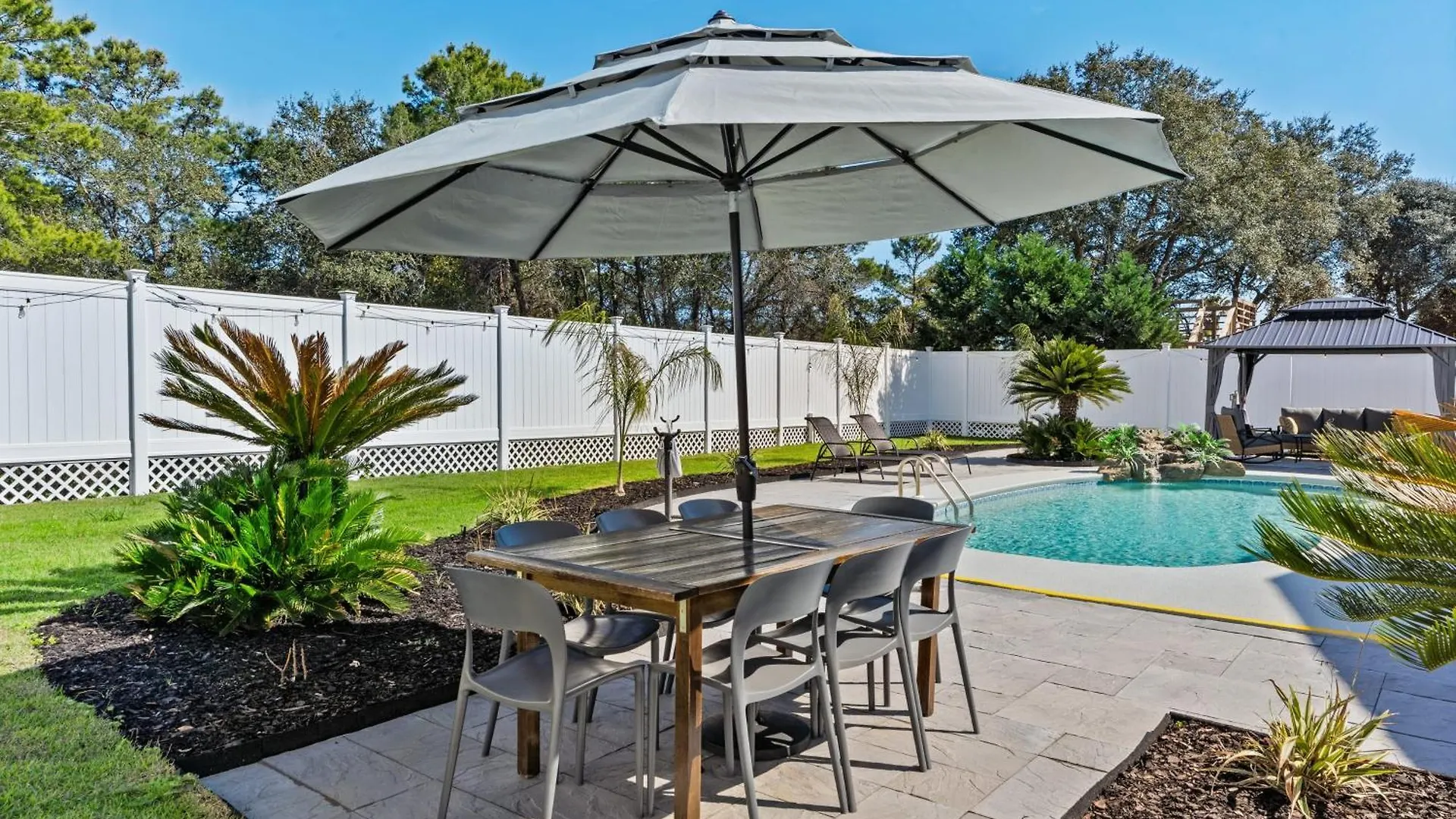 Stylish Panama City Home W Pool Tiki Bar Walkable Beach Access Панама-Сити