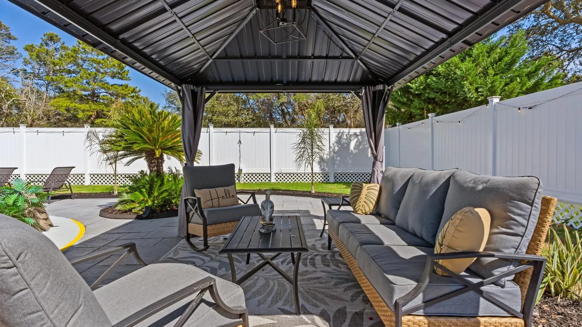 Stylish Panama City Home W Pool Tiki Bar Walkable Beach Access Панама-Сити США